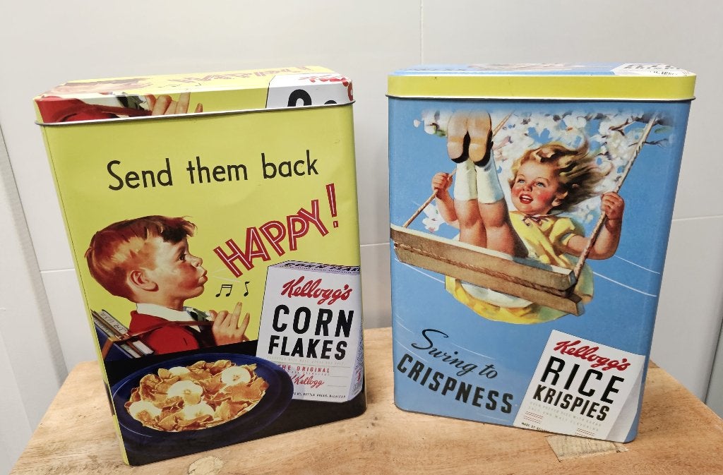 2 LEUKE "KELLOGG'S CORN FLAKES" TROMMELS, Gebruikt, Ophalen of Verzenden, Voorraadpot, Metaal