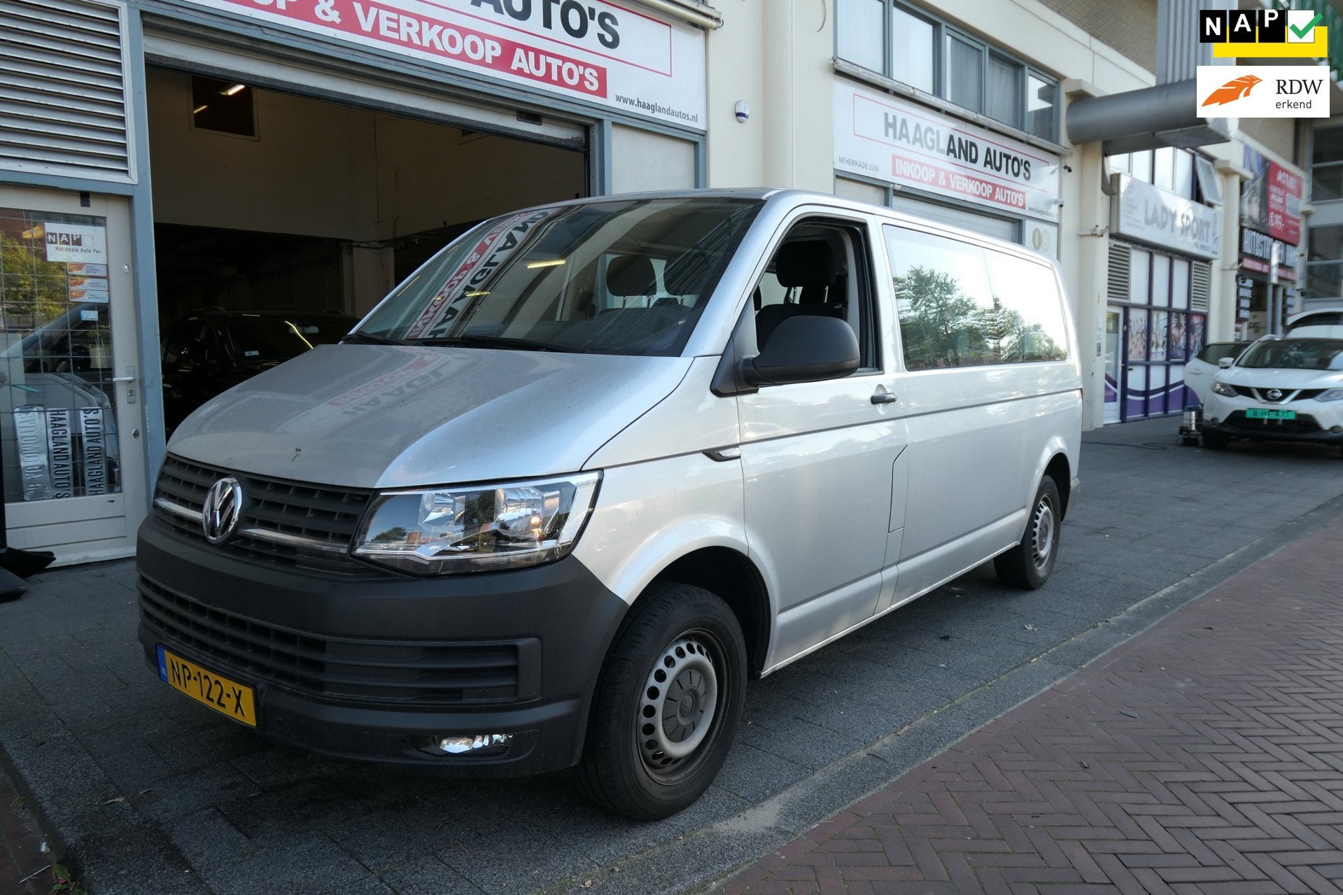 Volkswagen Transporter Kombi 2.0 TDI L2H1 Highline Apk/Airco, Auto's, Voorwielaandrijving, Dealer onderhouden, Navigatiesysteem