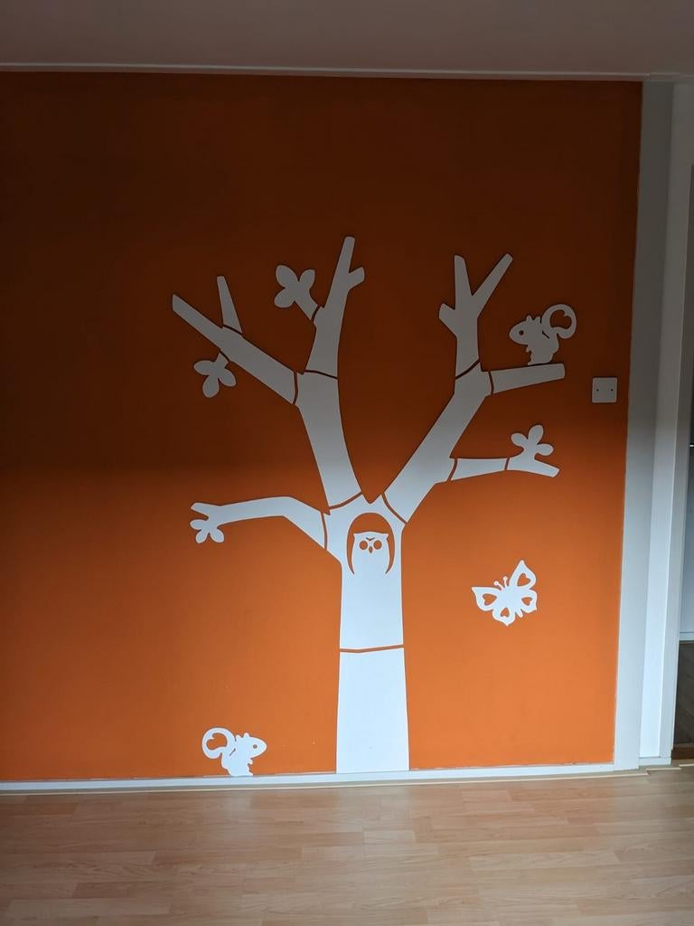 Versiering kinderkamer. Houten boom met dieren, Ophalen, Hout, Decoratieobject, Zo goed als nieuw