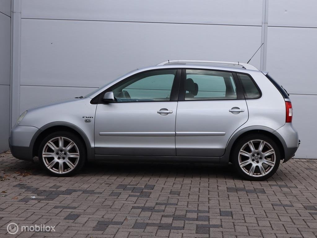 Volkswagen Polo 1.4-16V FUN Pano Airco Cruise trekhaak, Voorwielaandrijving, Elektrische ramen, 15 km/l, Gebruikt