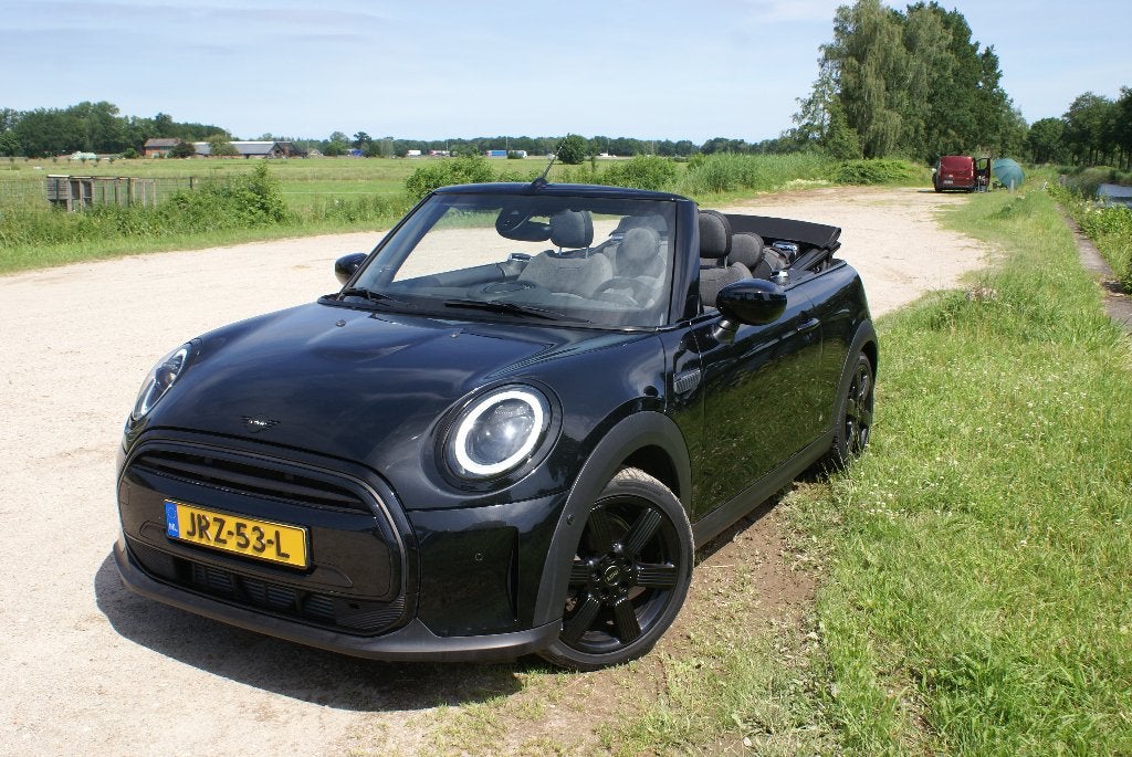 Mini Cabrio 1.5 136pk Aut 2024 Zwart BTW auto Carplay, Auto's, Mini, LED verlichting, 136 pk, Euro 6, Cabriolet