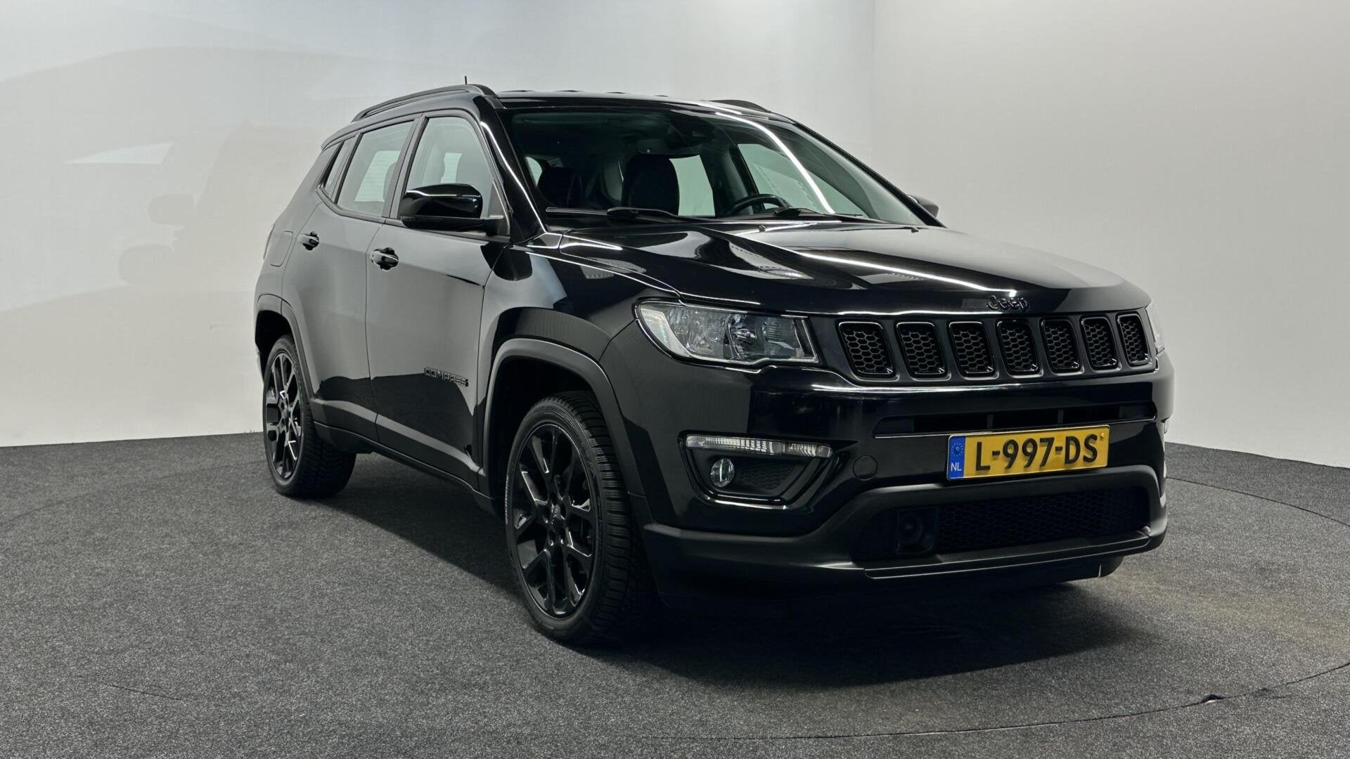 Jeep Compass 1.3T Night Eagle CAMERA CARPLAY NAVI ECC CRUISE, Auto's, Jeep, Voorwielaandrijving, 15 km/l, 4 cilinders, Met garantie (alle)
