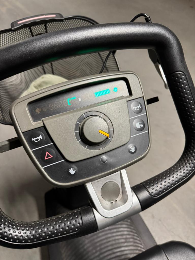 Te koop zeer goed onderhouden scootmobiel, Overige merken, Gebruikt, Ophalen of Verzenden, 36 t/m 45 km