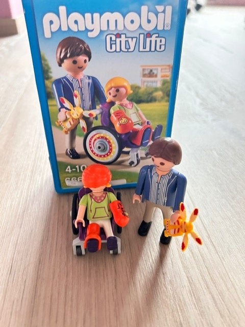 PLAYMOBIL city 6663 kind in rolstoel, Ophalen of Verzenden, Zo goed als nieuw
