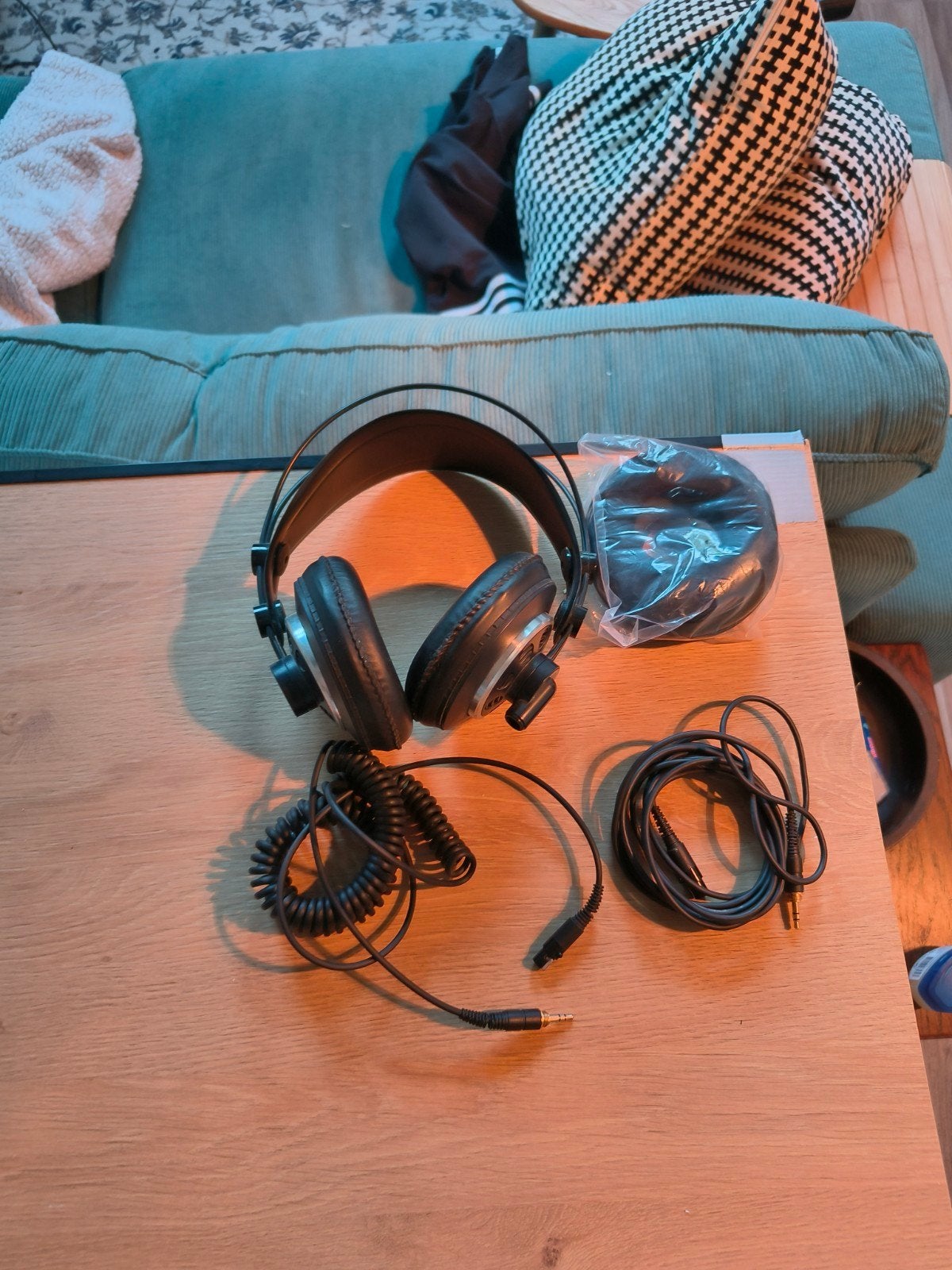 AKG K240 MKII
