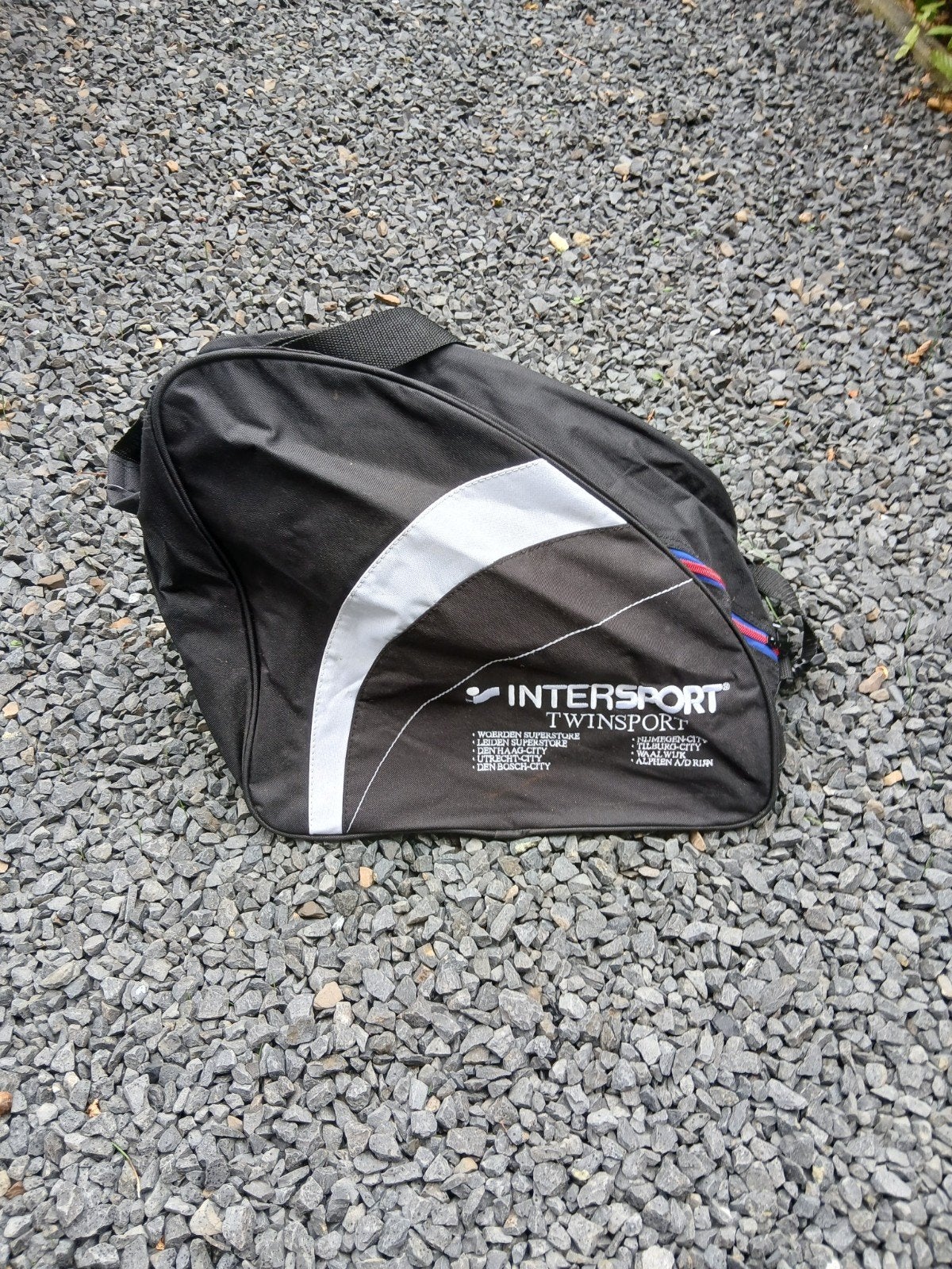 2 sporttassen intersport en daka, Ophalen, Gebruikt, Unisex volwassen
