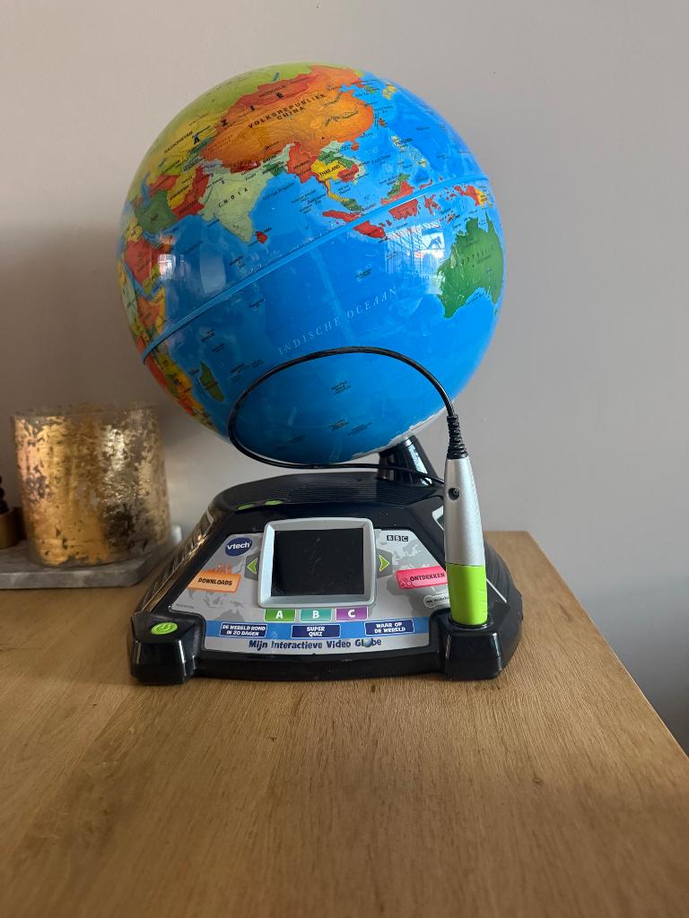 VTech Mijn Interactieve Video Globe!, Ophalen, Zo goed als nieuw, 6 jaar of ouder