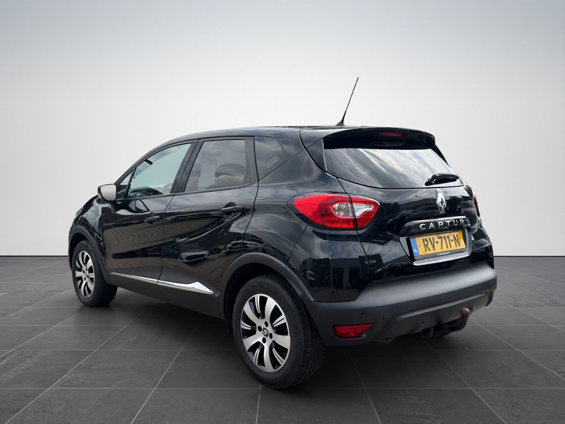 Renault Captur 0.9 TCe Airco|Hoge Instap|Trekhaak|Nieuwe apk, Auto's, Voorwielaandrijving, 898 cc, Gebruikt, Euro 6