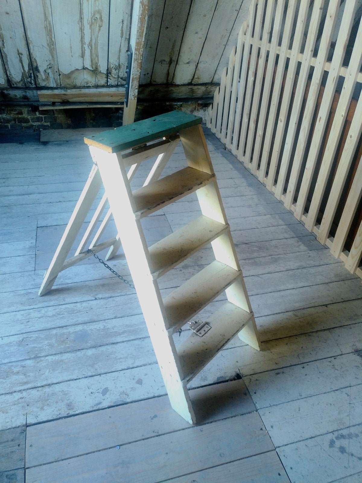 Stabiele vintage houten huishoudtrap, hoogte 90 cm, Ophalen, Gebruikt
