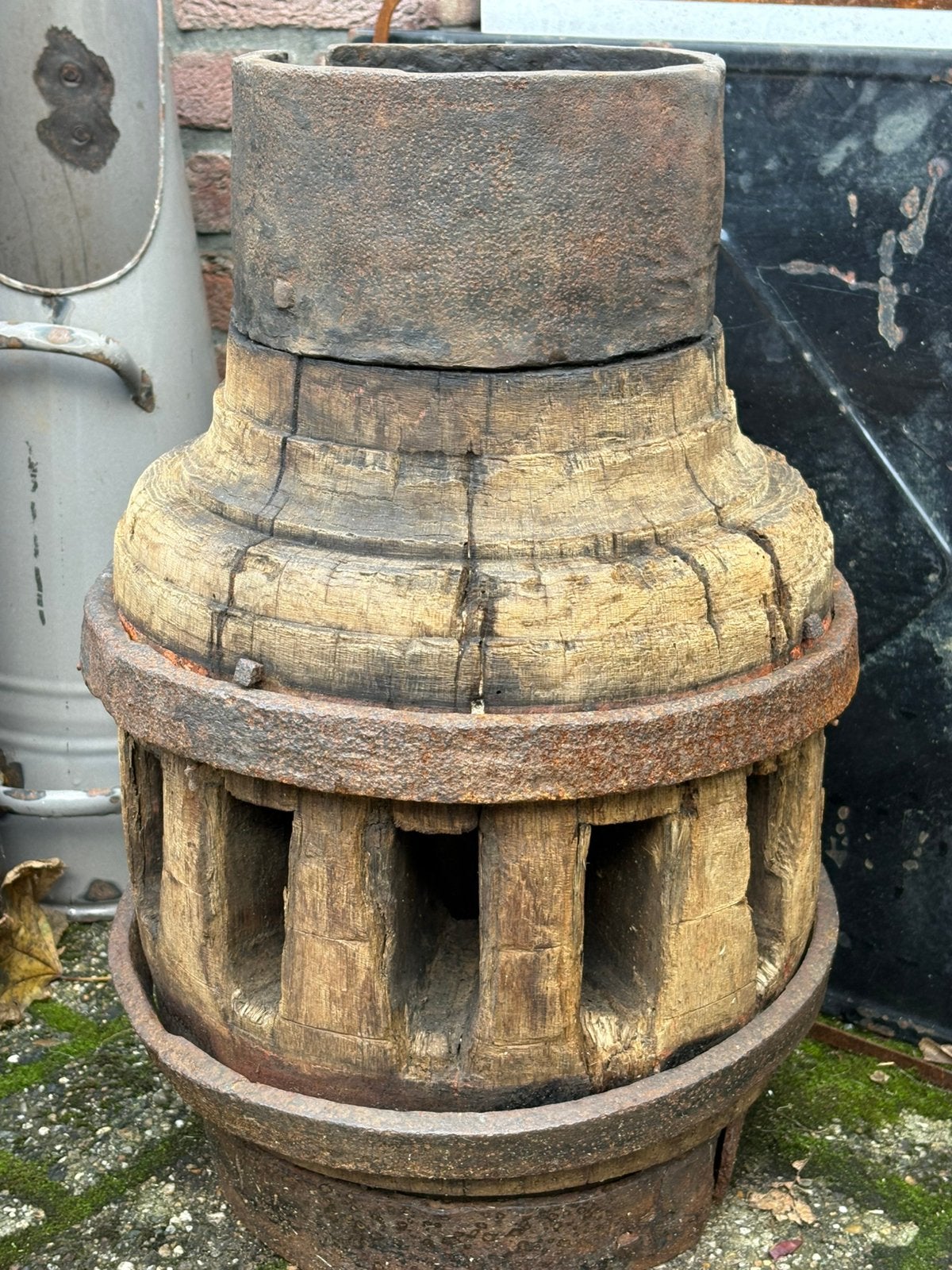 Antieke houten wielnaaf, Ophalen