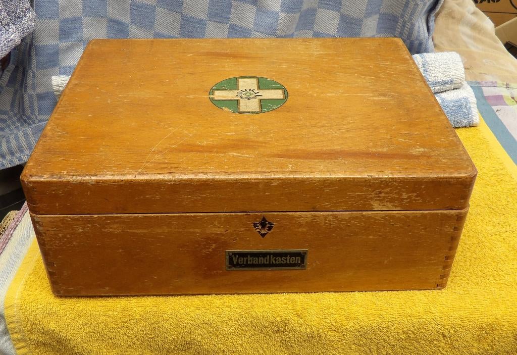 oude verbanddoos/ EHBO kist/ houten kistje, Antiek en Kunst, Ophalen of Verzenden
