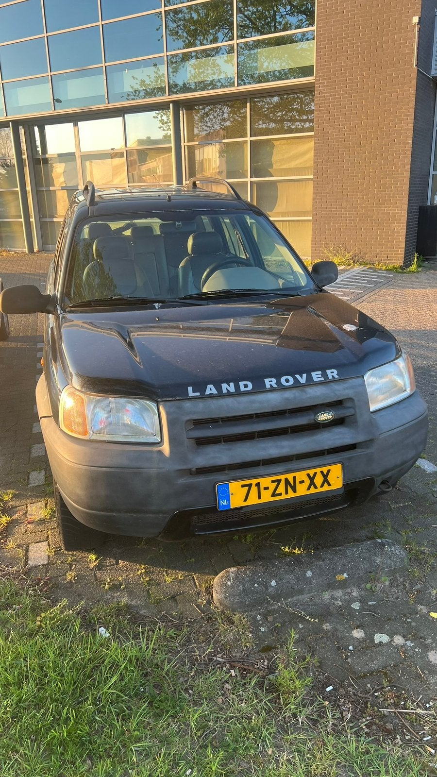 Land Rover Freelander 2001 Zwart +volvo v40 &vw golf, Auto's, Land Rover, 1380 kg, 4 cilinders, 2000 kg, 1796 cc