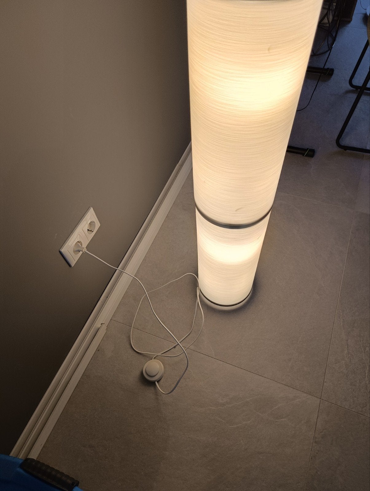2x Moderne witte vloerlamp met sfeervol licht, Ophalen, Gebruikt, E27 (groot), Textiel