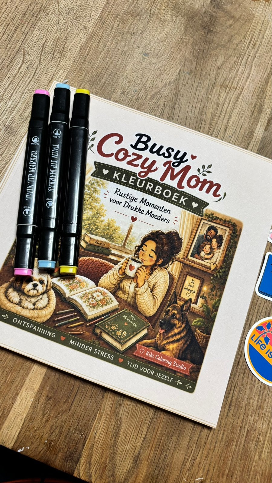 Busy Cozy Mom kleurboek + 3 alcoholmarkers + 3 stickers, Ophalen of Verzenden, Nieuw