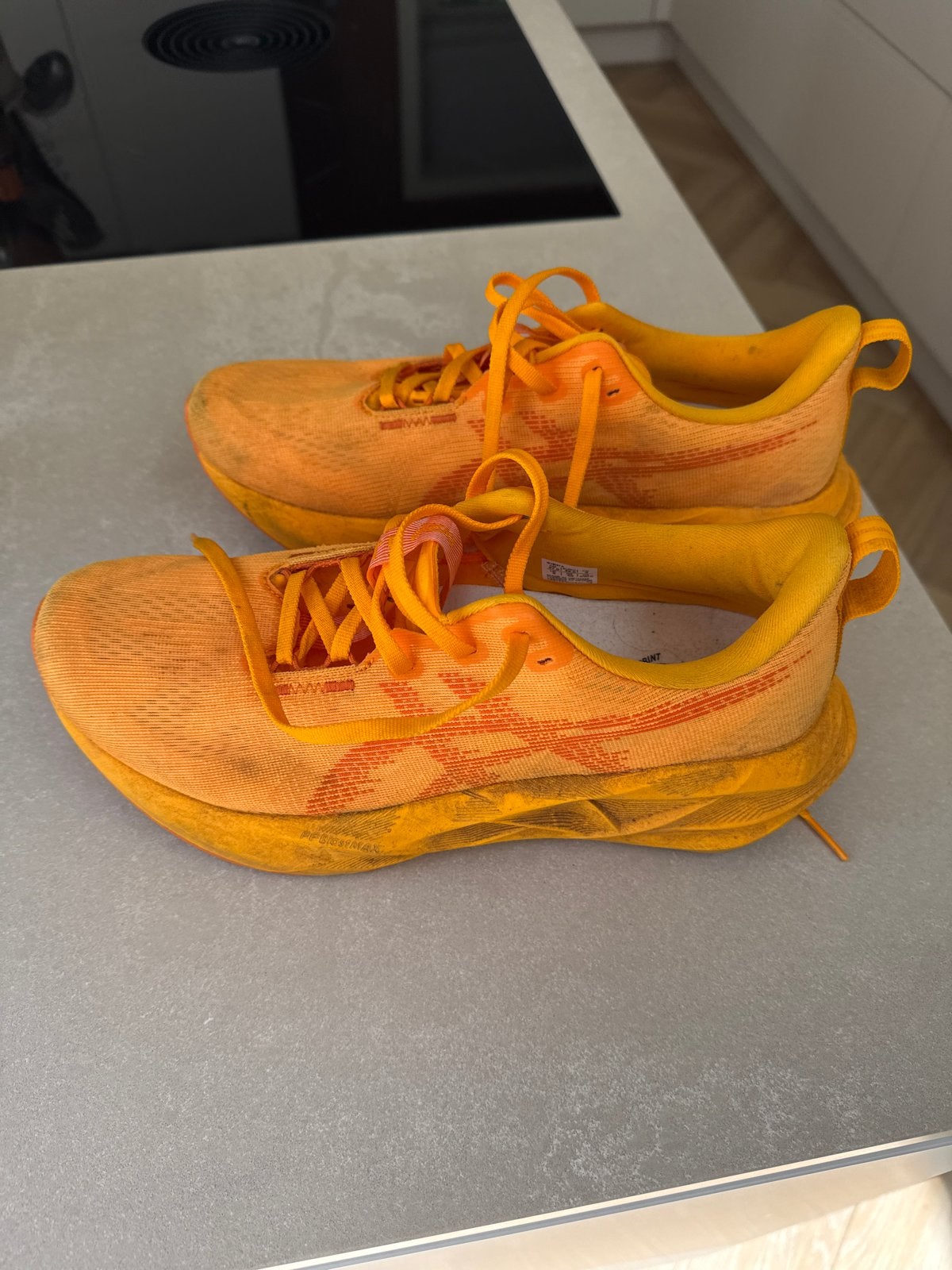 ASICS hardloopschoenen - Oranje - Maat 42.5, Hardloopschoenen, Ophalen of Verzenden, Zo goed als nieuw, Hardlopen
