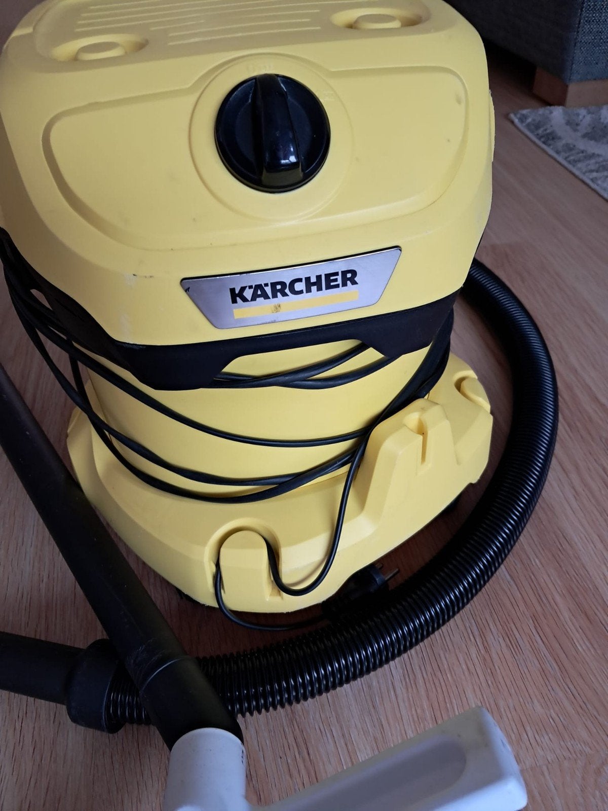 Kärcher WD 2 Plus Waterstofzuiger - 1000W, 12L, Inclusief accessoires, Gebruikt, Kärcher, Ophalen of Verzenden