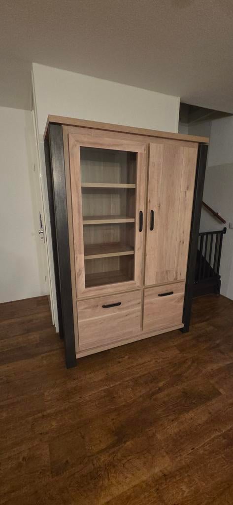 Vitrinekast Oud eikenhoutenlook - Imitatie staal, Ophalen, 50 tot 100 cm, Zo goed als nieuw, 150 tot 200 cm