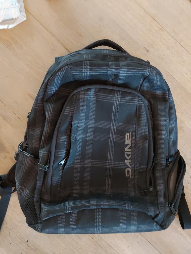 Dakine Rugzak 33L - geruit, met laptopvak, 40 cm of meer, Ophalen of Verzenden, Zo goed als nieuw, Overige merken