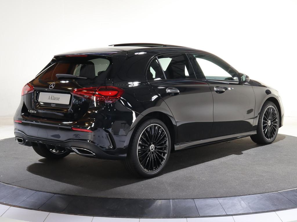 Mercedes-Benz A-Klasse 250e Business Solution AMG | Panorama, Auto's, 4 cilinders, Plug-in hybride, Bedrijf, Nieuw