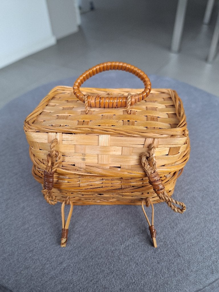 Mini rieten mandje koffertje rotan, Gebruikt, Mand, Ophalen of Verzenden, Riet