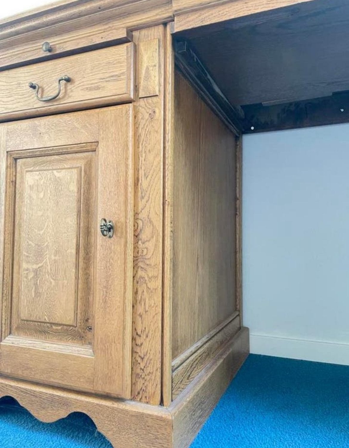 Massief eiken bureau met lades en kasten, Overige typen, Gebruikt, Bruin, Ophalen of Verzenden