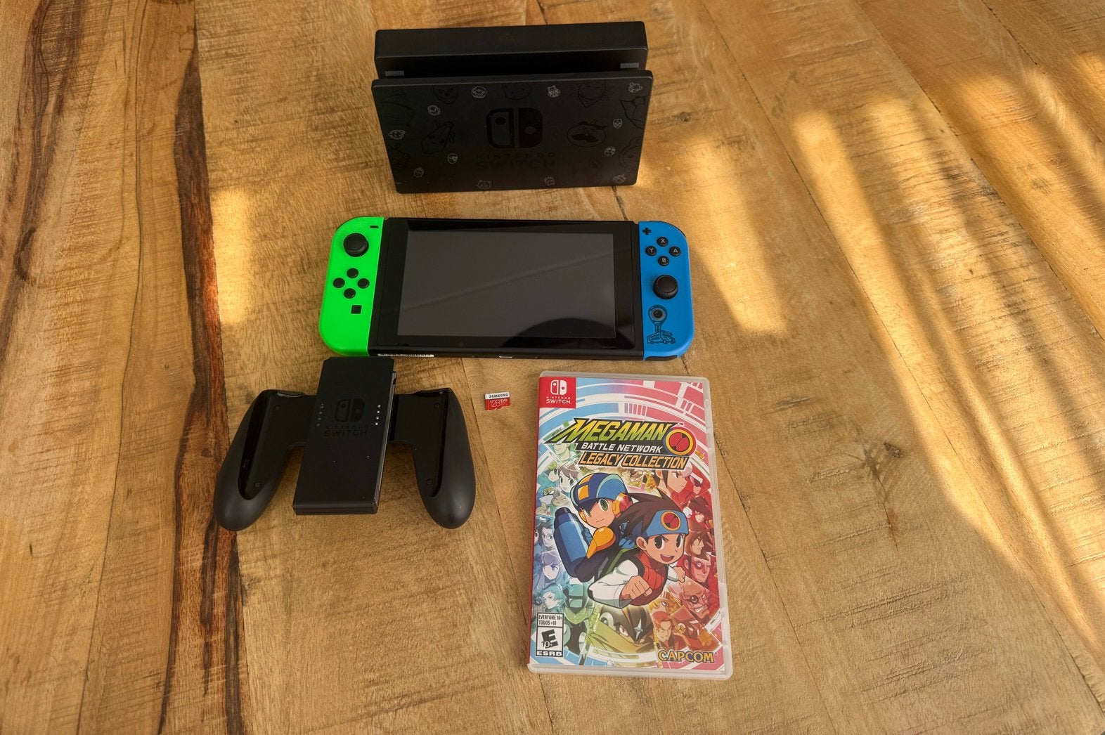 Nintendo Switch Fortnite Edition + 128GB SD + Mega Man, Spelcomputers en Games, Spelcomputers | Nintendo Switch, Zo goed als nieuw