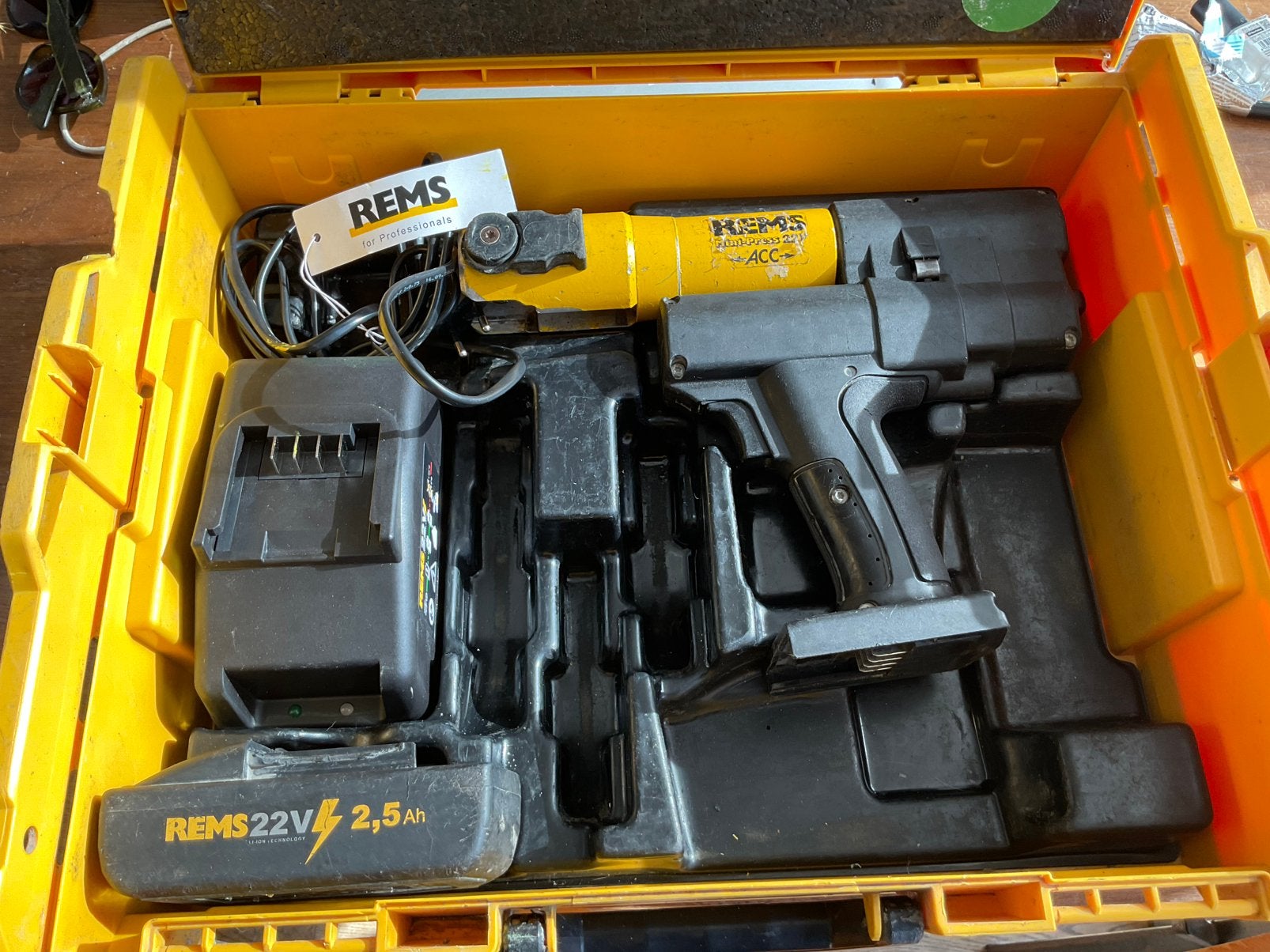 Rems mini Perstang 22 volt accu, Ophalen of Verzenden, Gebruikt