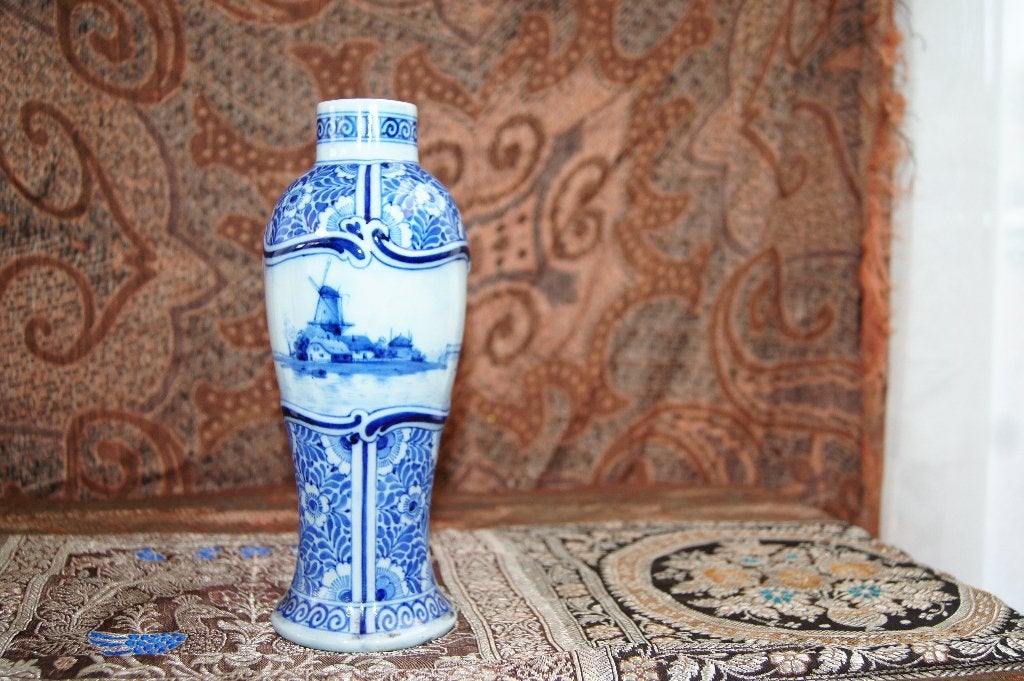 Delfts Blauwe Vaas met Molen en Hollands Landschap, Antiek en Kunst, Overige typen, Overige onderwerpen, Blauw, Ophalen of Verzenden