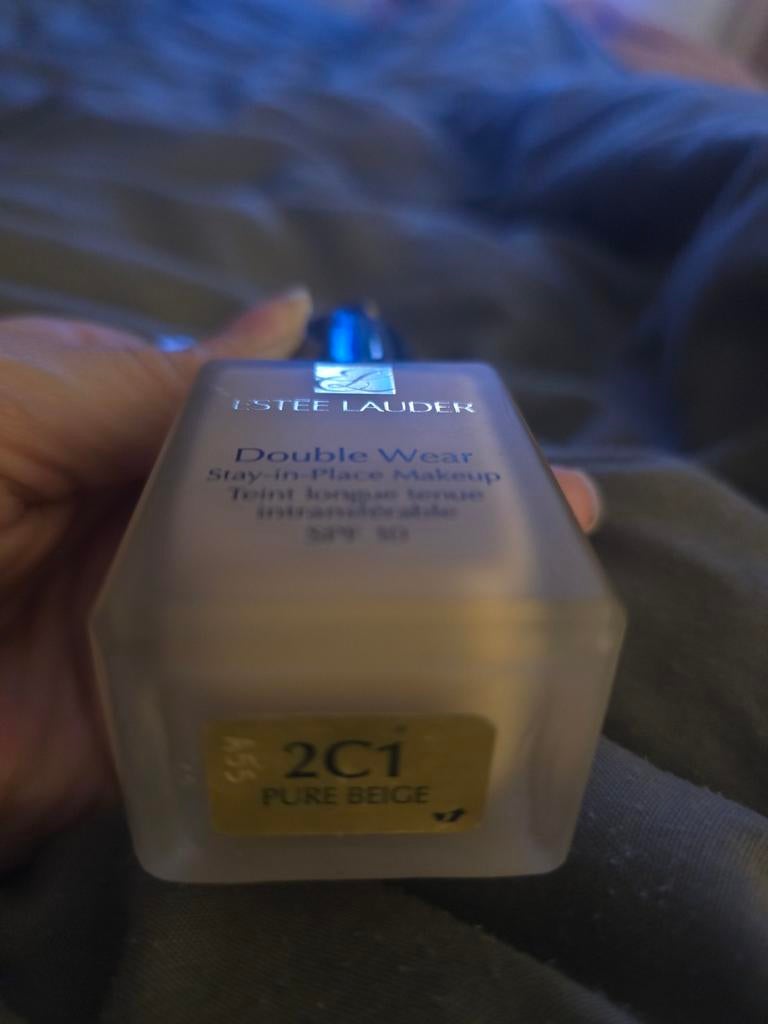 Gezocht: Estée Lauder Double Wear 2C1 Pure Beige, Sieraden, Tassen en Uiterlijk, Uiterlijk | Cosmetica en Make-up, Ophalen of Verzenden