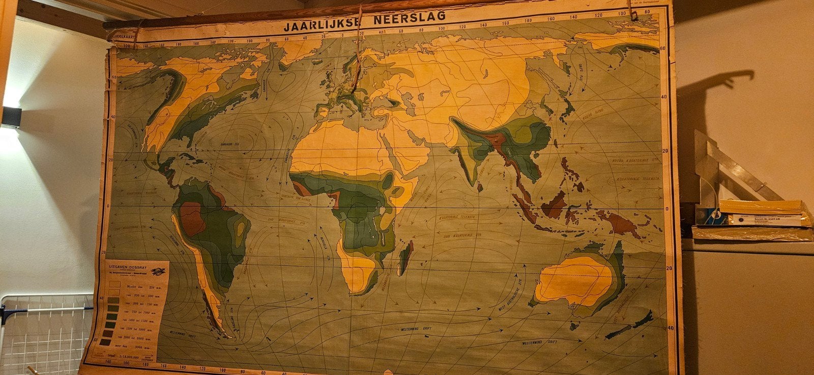 Vintage Schoolkaart: Jaarlijkse Neerslag Wereldkaart, Ophalen, Aardrijkskunde