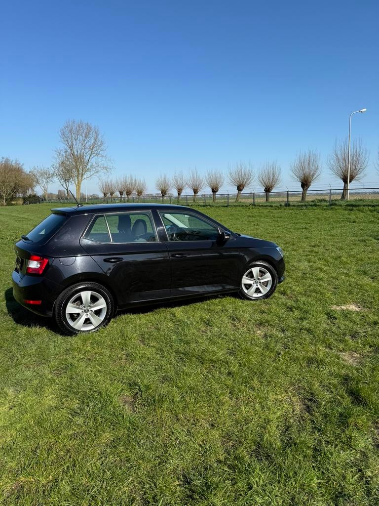 Skoda Fabia 1.0 TSI  Dsg-7 2021, carplay, stoelverwarming., Auto's, Zwart, Particulier, Geïmporteerd, 1060 kg