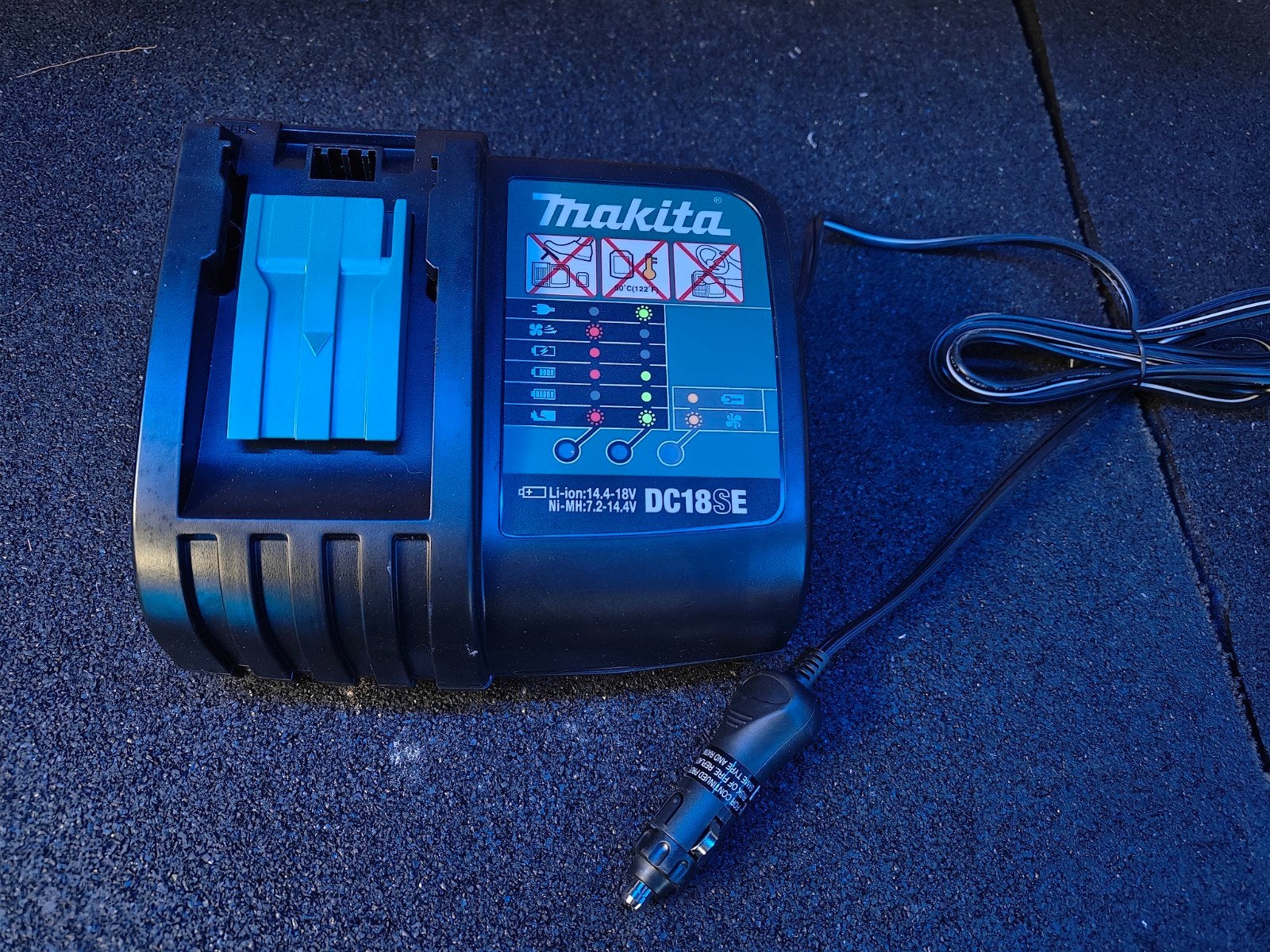 Makita DC18SE 12V Autolader voor Li-ion accu's NIEUW, Ophalen of Verzenden, Nieuw