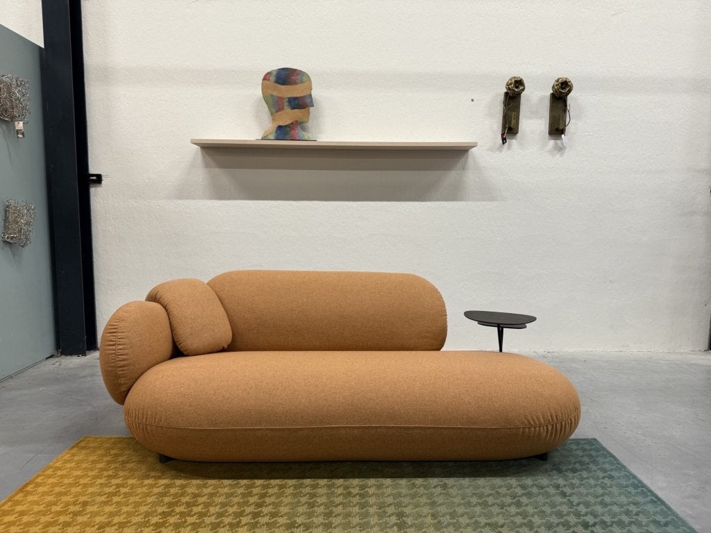 Nieuw Leolux Pulla Divan Bank oranje stof Design 225, Leolux, Info@leolux.nl, 75 tot 100 cm, Ophalen of Verzenden