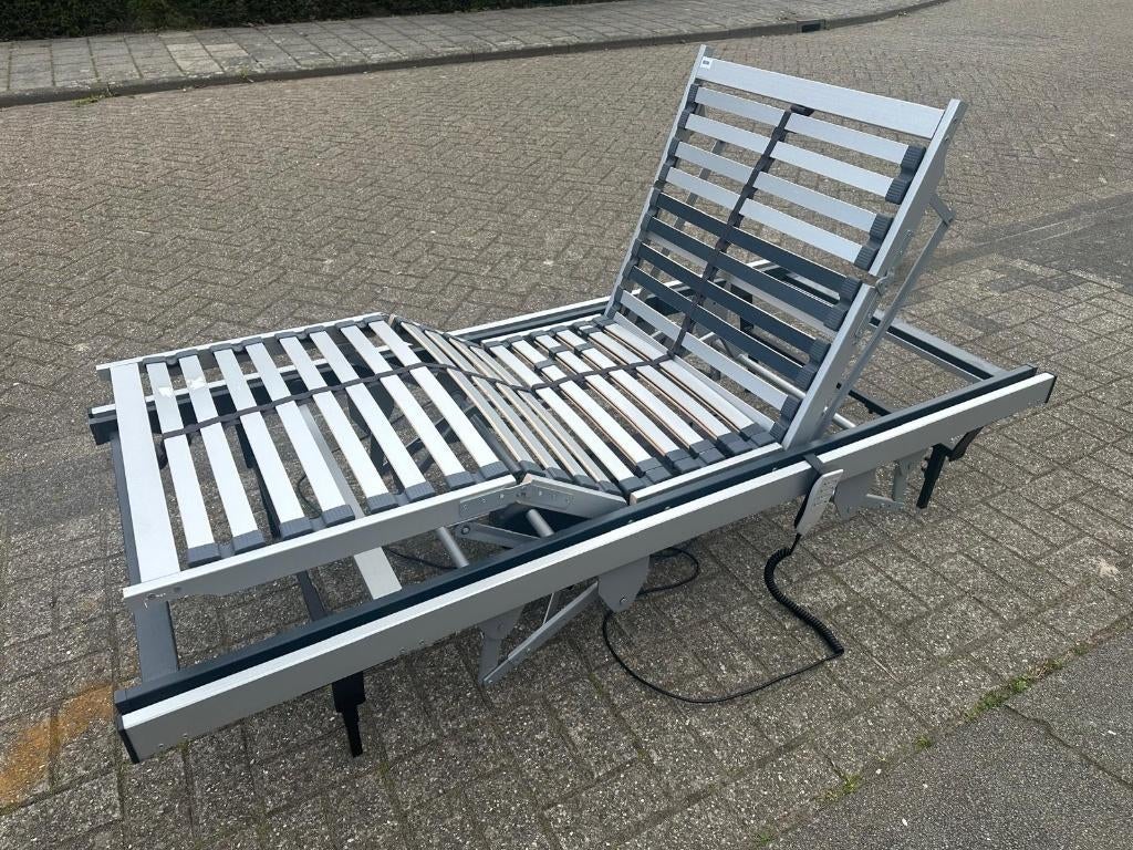 Bossflex 450 elektrische lattenbodem hoog-laag (zorgbed), Huis en Inrichting, Slaapkamer | Matrassen en Bedbodems, Ophalen, 90 cm