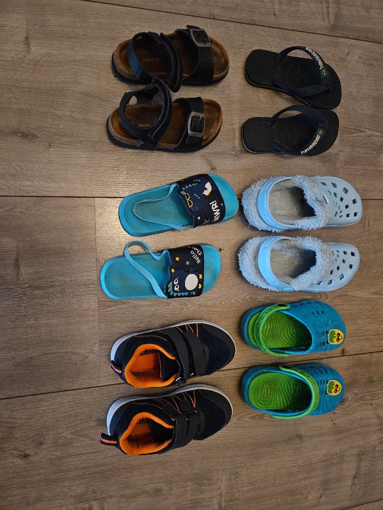 Maat 27 Havaianas, klompen, slippers, gymschoenen, sandalen, Gebruikt, Jongen of Meisje, Overige typen, Ophalen of Verzenden