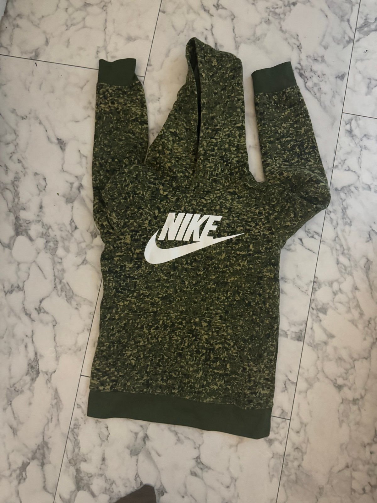 Nike Hoodie Camouflage Groen - Maat 116-122 (6-7 jaar), Ophalen of Verzenden, Gebruikt, Jongen of Meisje, Trui of Vest