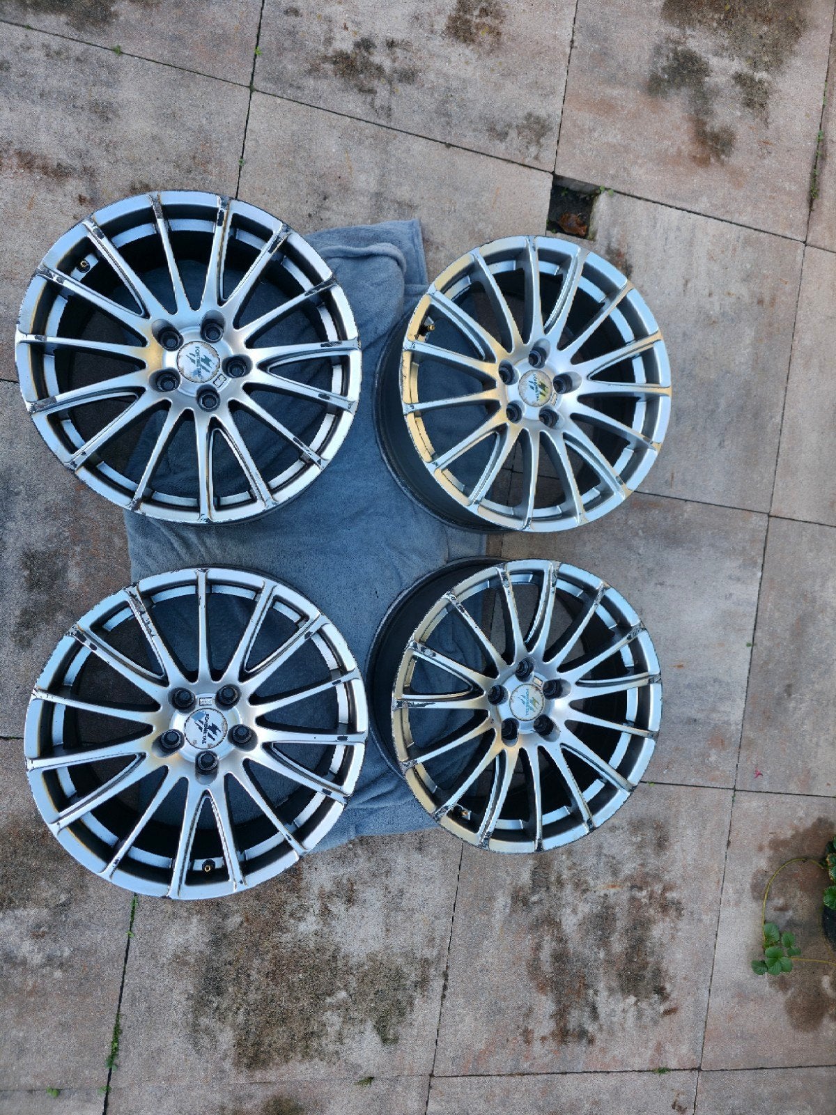 Mooie spaak velgen 18inch (stoepschade), Auto-onderdelen, Ophalen, 18 inch, Gebruikt, Velg(en)
