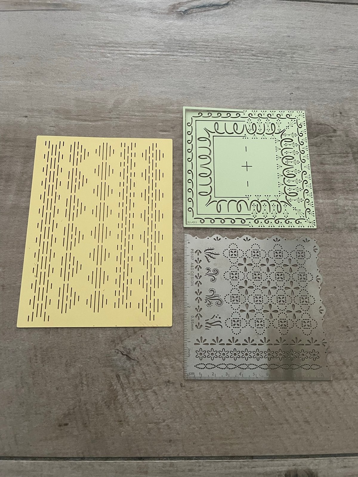 Set van 3 sjablonen – kaarten maken / scrapbooking, Ophalen of Verzenden, Zo goed als nieuw, Frame of Mal, Overige merken