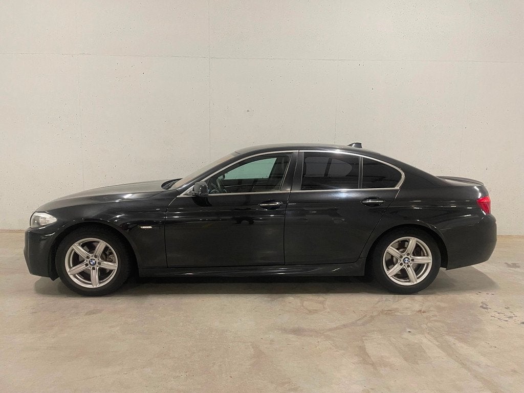 BMW 5-serie 523i High Executive M-pakket Navi Leer Clima Cru, Auto's, BMW, Euro 5, Achterwielaandrijving, Gebruikt, 2000 kg