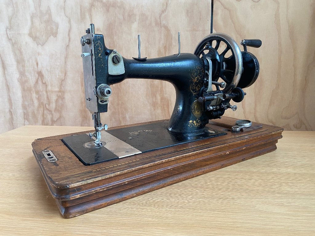 Antieke Gritzner Durlach naaimachine ca. 1907 + access + kap, Ophalen