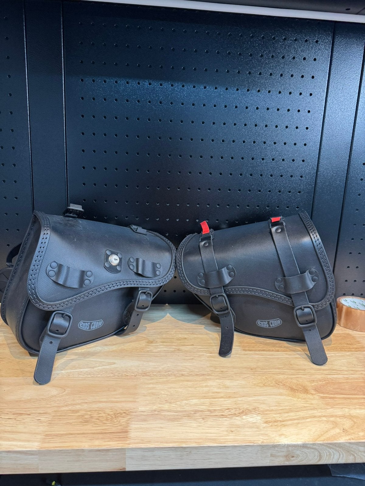 Ends Cuio Zijtassen Harley Davidson Fat Bob softail, Motoren, Onderdelen | Harley-Davidson, Ophalen of Verzenden, Gebruikt