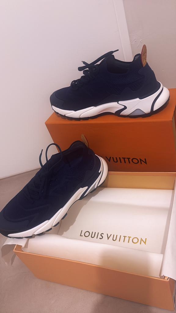 LV Runner Tatic Sneakers Maat 43 Blauw - Nieuw met doos, Kleding | Heren, Schoenen, Ophalen of Verzenden, Nieuw, Blauw, Sneakers of Gympen