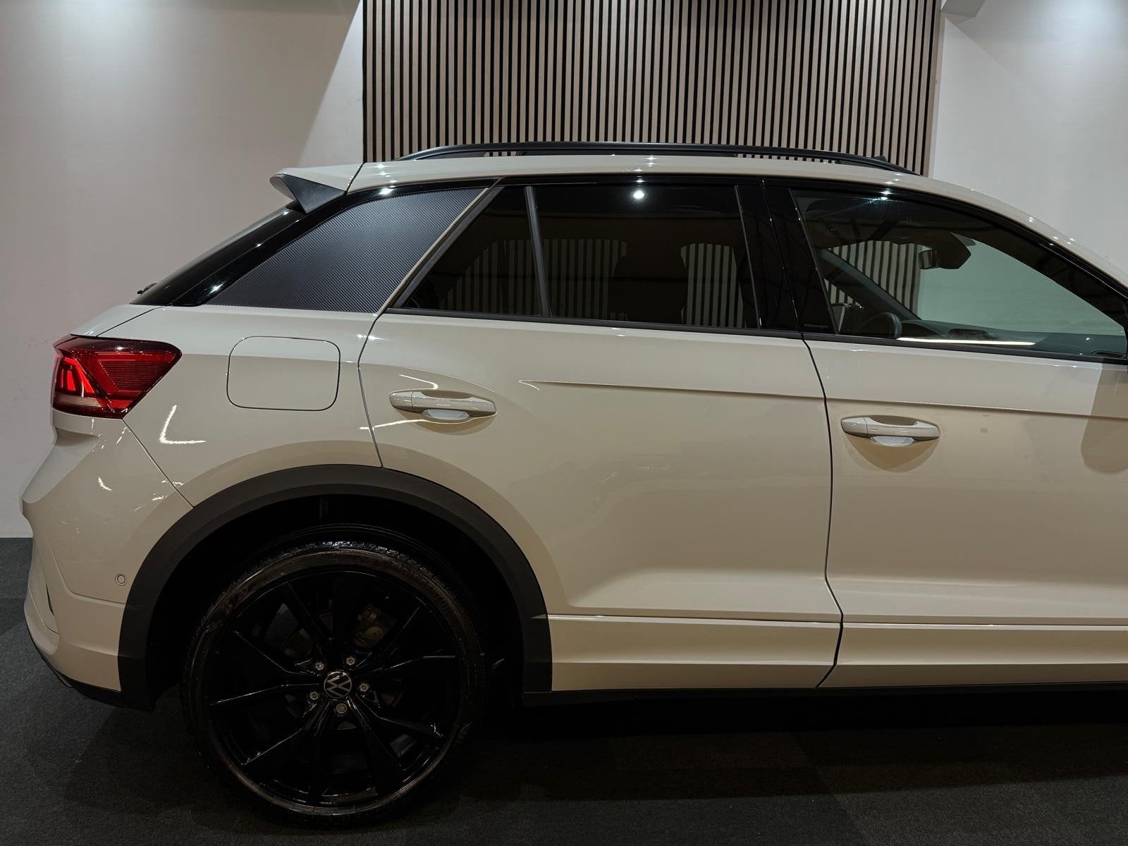 Volkswagen T-ROC 1.5 TSI R-Line Business 7-DSG 2023 Pano Cam, 1258 kg, Bedrijf, SUV of Terreinwagen, 1500 kg