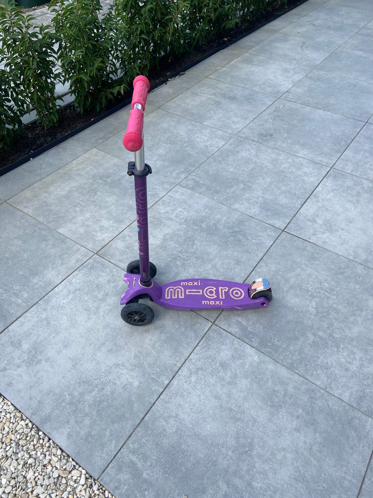 Micro Maxi Step - Paars met roze handvatten, Ophalen, Gebruikt, Gewone step