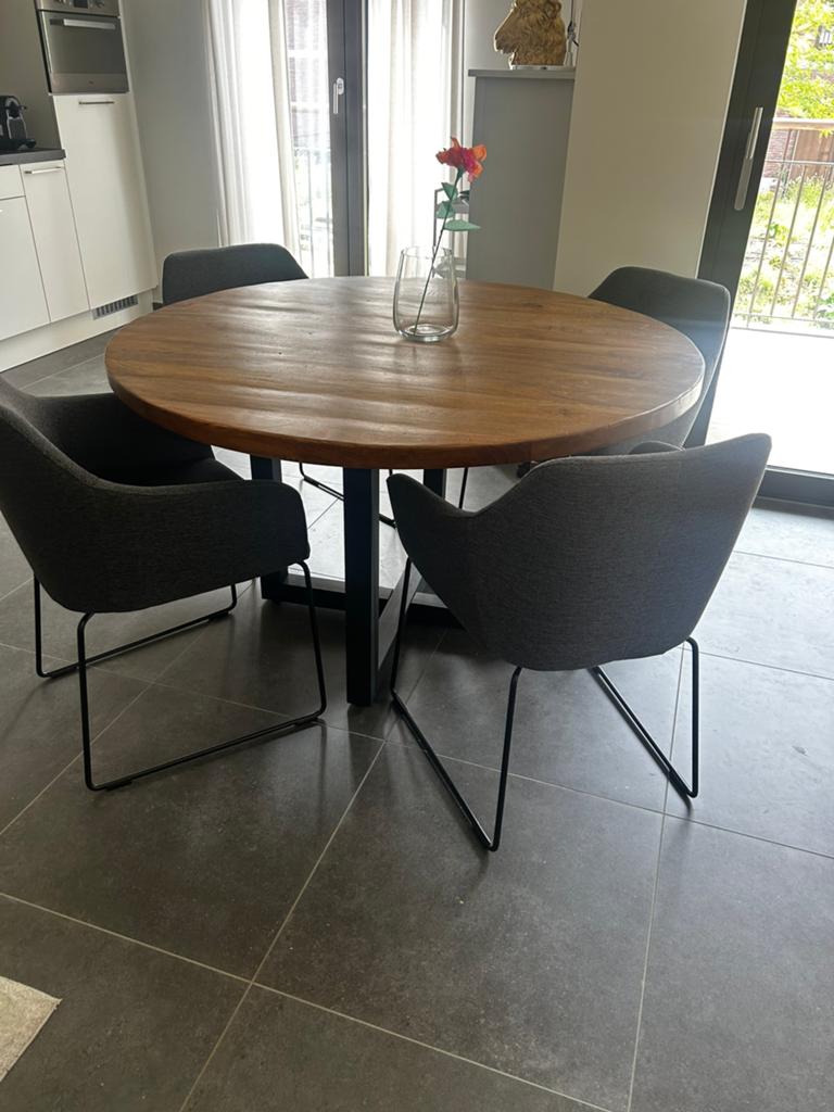 Ronde houten tafel met 4 ikea stoelen, Huis en Inrichting, Tafels | Eettafels, Ophalen, Gebruikt, 100 tot 150 cm, Rond