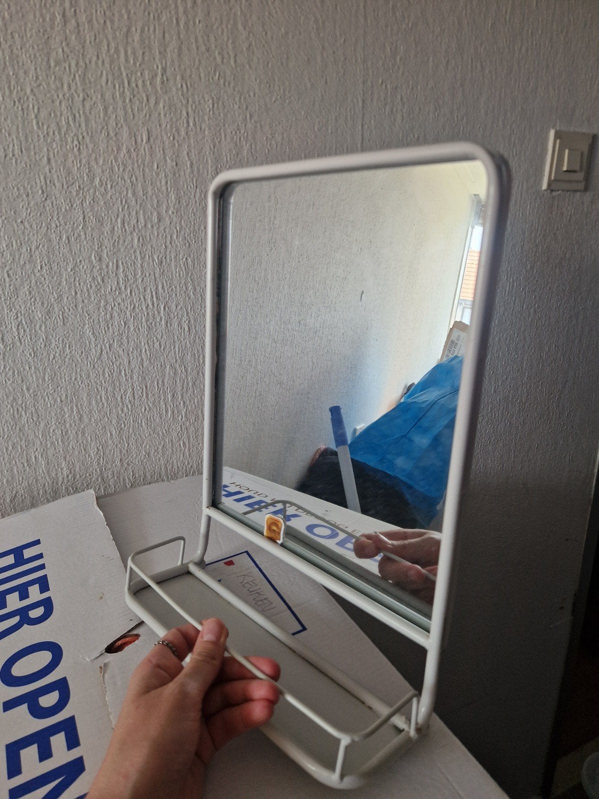 Witte spiegel met plankje, voor aan de muur, Ophalen, Minder dan 50 cm, Gebruikt, Minder dan 100 cm