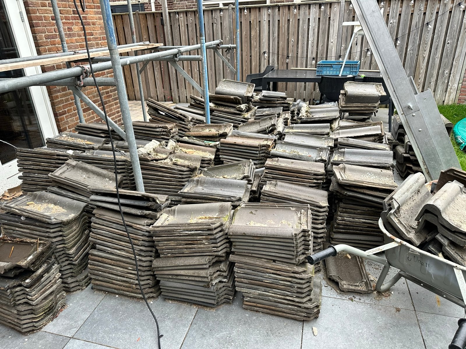 Gratis dakpannen / gevelpannen ophalen, Ophalen, Gebruikt, Steen of Klei, 15 m² of meer