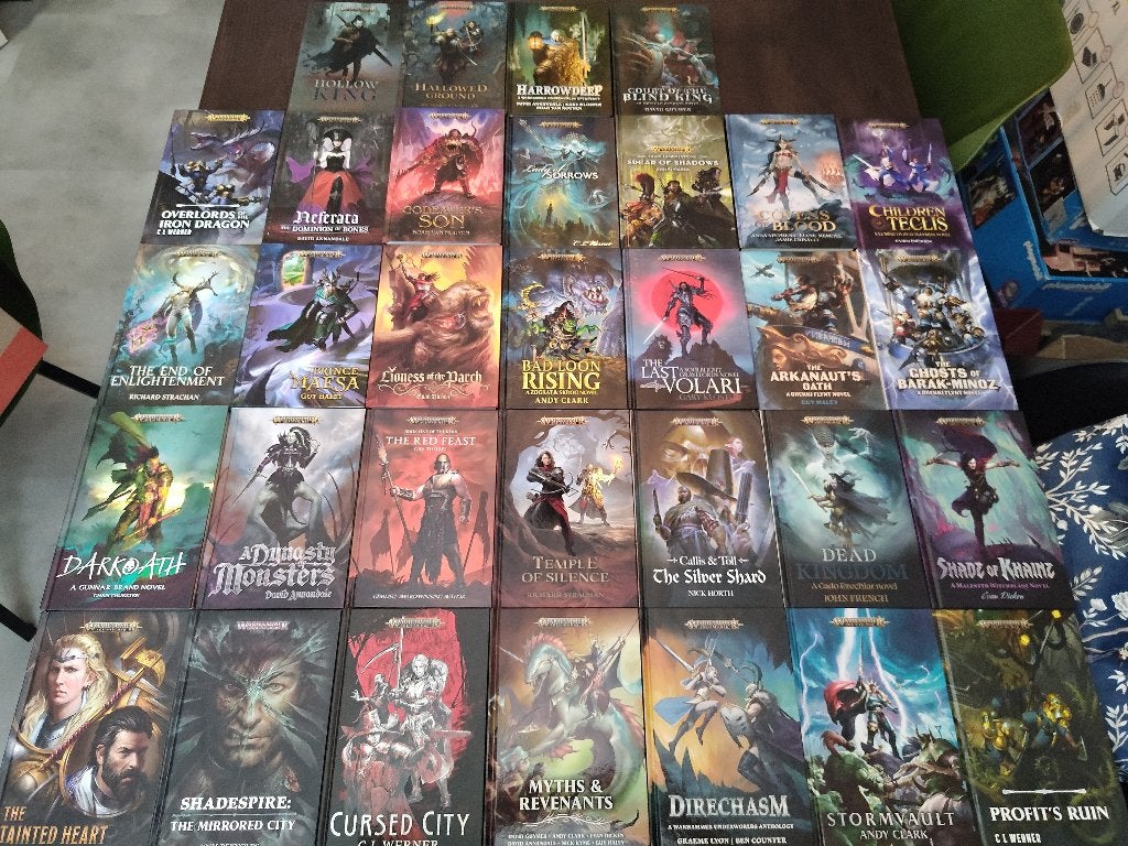 Warhammer AoS Age of Sigmar Hardcover boeken in nieuwstaat, Ophalen of Verzenden, Zo goed als nieuw, Warhammer, Boek of Catalogus