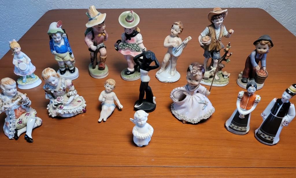 antieke beeldjes porselein vintage oud antiek beeldje, Ophalen of Verzenden