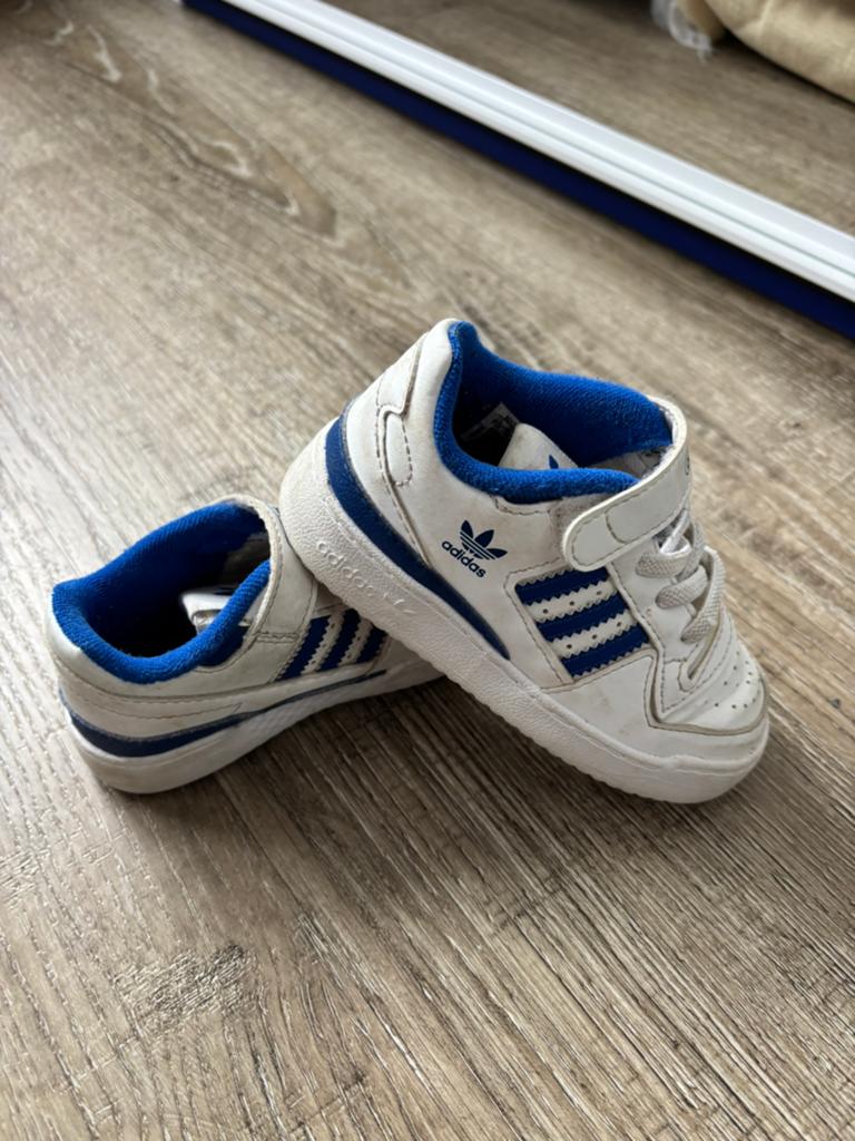 Adidas schoenen maat 24, Kinderen en Baby's, Babykleding | Schoentjes en Sokjes, Ophalen of Verzenden, Jongetje, Gebruikt, Schoentjes